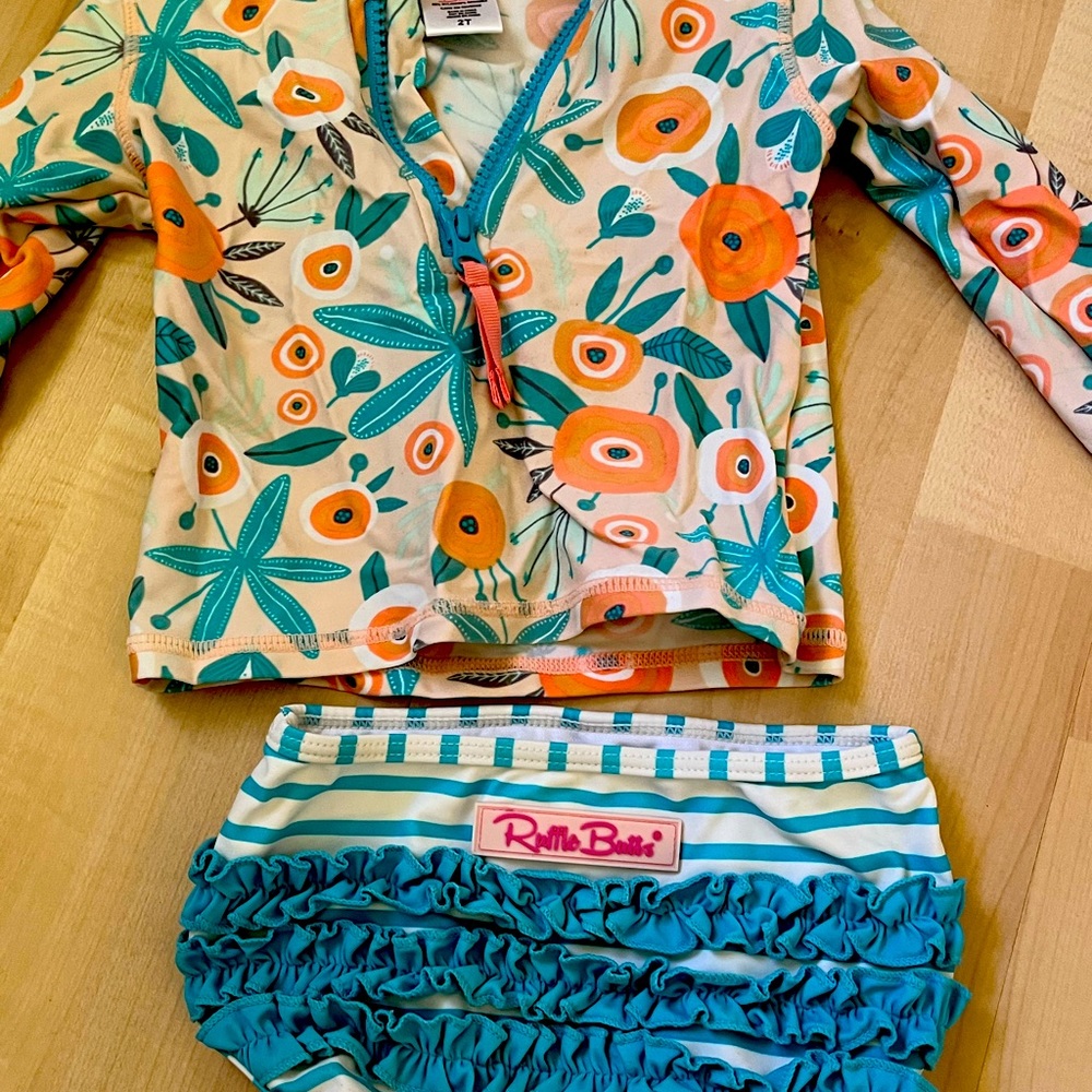 Rash guard set/ swimsuit ruffle butts size 3T
